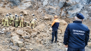 GÜNCELLEME Arnavutköy’de bir taş ocağında toprak kayması nedeniyle göçük oluştu