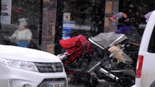 Doğu Anadolu’da etkili olan kar yağışı hayatı olumsuz etkiliyor