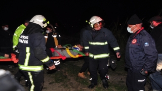 Antalya’da kanala düşen kamyonetin sürücüsü yaralandı