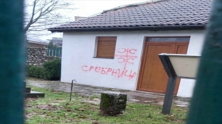 Karadağ’daki iki camiye ırkçı saldırı düzenlendi