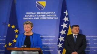 AB Komisyonu üyesi Johansson, Bosna Hersek’te 2020’de yaşanan göçmen krizinin önlenebileceğini söyledi