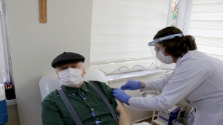 Edirne’de 85 yaş ve üzerindekilere 2. doz aşıları yapılmaya başlandı