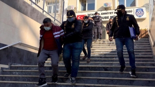 İstanbul’da döviz bürosu çalışanını gasbettikleri öne sürülen 6 şüpheli tutuklandı