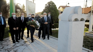 Bakan Pakdemirli, merhum Boşnak lider Aliya İzetbegoviç’in kabrini ziyaret etti