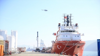 Ulaştırma ve Altyapı Bakanı Karaismailoğlu, Filyos Limanı’nda incelemelerde bulundu
