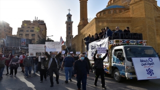 Lübnan’da bir yılı aşkın süredir uygulanan döviz mevduatlarına yönelik kısıtlama protesto edildi