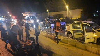 Mersin’de iki otomobil çarpıştı: 9 yaralı