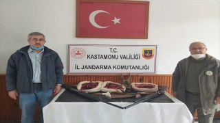 Kastamonu’da, araçlarında karaca eti bulunan 3 kişiye para cezası