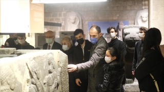 Türk, Azerbaycanlı, KKTC’li ve Türkmen şehit çocukları Anıtkabir’i ziyaret etti
