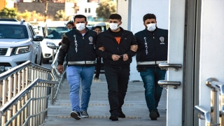 Adana’da bir kişinin sokakta silahla öldürülmesiyle ilgili yakalanan 3 şüpheli tutuklandı