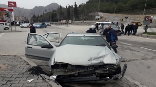 Amasya’da iki otomobil çarpıştı: 4 yaralı