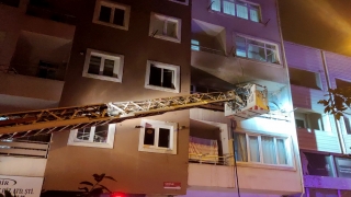 Üsküdar’da beş katlı binada çıkan yangında bir kişi ağır yaralandı