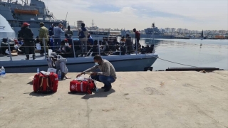 Libya sahil güvenlik güçleri Akdeniz’de yaklaşık 500 düzensiz göçmeni yakaladı