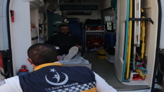 Denizli’de araç içinden pompalı tüfekle açılan ateş sonucu yoldan geçen 3 kişi yaralandı
