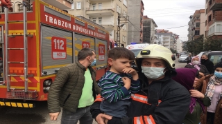 Trabzon’da bir evde çıkan yangında alzaymır hastası yaralandı, mahsur kalan 4 kişi kurtarıldı