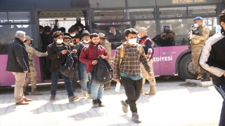 Van’da tır dorsesinde 218 düzensiz göçmen yakalandı