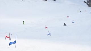 Hakkari’de 2 yılda 22 bin kişiye kayak eğitimi verildi