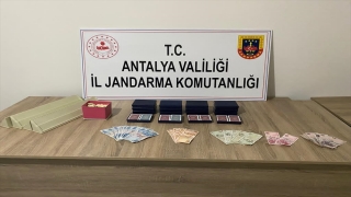 Antalya’da kumar oynayan ve Kovid19 tedbirlerini ihlal eden 11 kişiye para cezası kesildi