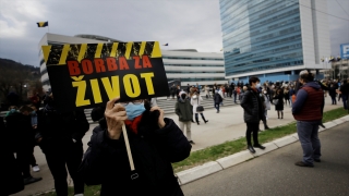 Bosna Hersek’te hükümetin salgınla mücadelede yetersiz kalması protesto edildi