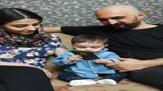 İran’da Azerbaycan Türkü aile, bebekleri için Türkçe isim yazılı kimlik mücadelesini 9 ay sonra kazandı