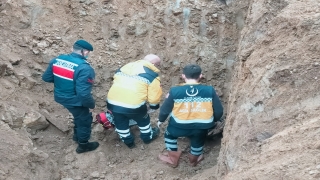 Manisa’da kazdırdığı su kuyusuna giren kişi toprak kayması sonucu hayatını kaybetti
