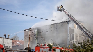 Sarıyer’de yemek firmasına ait binada çıkan yangın söndürüldü