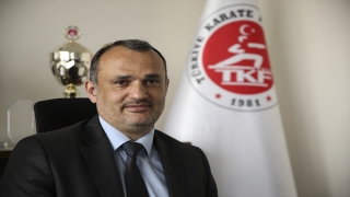 Türkiye Karate Federasyonu Başkanı Esat Delihasan, rahatsızlığı nedeniyle tedavi gördüğü hastanede vefat etti.