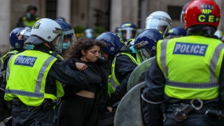 Londra’daki İsrail karşıtı gösteriye polis müdahale etti