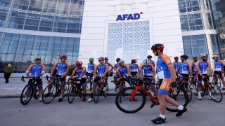 AFAD gönüllüsü bisikletçiler Samsun yolunda