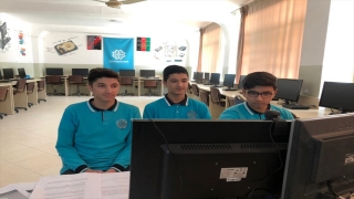 Afgan-Türk Maarif Okulları öğrencileri, robotik yarışmasında ”Rookie Game Changer” ödülünü kazandı