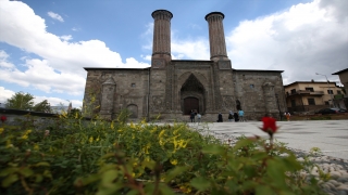 Erzurum’un simgelerinden Çifte Minareli Medrese, ’Vakıf Eserleri Müzesi’ olarak misafirlerini ağırlayacak