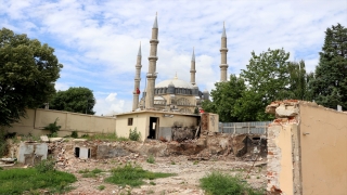 Edirne’de yanan tarihi Böcek Mektebi binası aslına uygun ayağa kaldırılacak
