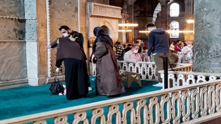 Ayasofyai Kebir Camii’nde bacağı parmaklığa sıkışan çocuk kurtarıldı