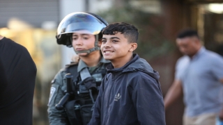İsrail polisi, aşırı sağcı Yahudilerin Hazreti Muhammed’e hakaretini protesto eden Filistinlilere müdahale etti