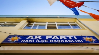 Molotofkokteylli saldırının yapıldığı AK Parti Hani İlçe Başkanlığındaki hasar görüntülendi