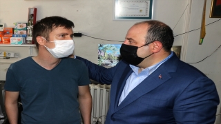 Sanayi ve Teknoloji Bakanı Varank, Edirne’deki su baskınında zarar gören esnafları ziyaret etti: