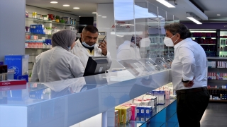 Ekonomik krizle boğuşan Lübnanlılar aradıkları ilaçların çoğunu eczanelerde bulamıyor