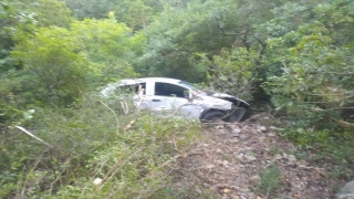 Sakarya’da otomobilin şarampole devrilmesi sonucu biri çocuk 3 kişi yaralandı