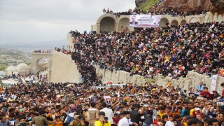 Yemen’in Taiz kentinde yüzlerce kişi Kurban Bayramı’nı Kahire Kalesi’ndeki müzik festivaliyle kutladı