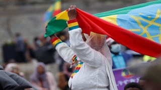 Etiyopya’da on binlerce kişi Tigraylı isyancılara karşı gösteri yaptı