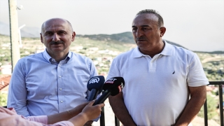 Bakanlar Çavuşoğlu ve Karaismailoğlu, Antalya Gündoğmuş yangın bölgesinde konuştu: (1)