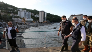 Cumhurbaşkanı Yardımcısı Oktay, sel felaketi yaşanan Bozkurt’ta açıklamalarda bulundu: