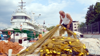 Kocaeli’de balıkçılar yeni sezon için gün sayıyor