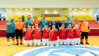 Kayseri Valisi Şehmus Günaydın, Down Sendromlular Futsal Milli Takımı’yla bir araya geldi