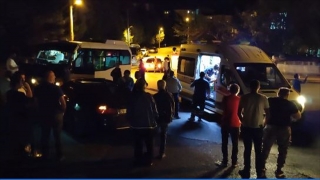 Karabük’te minibüs ile otomobil çarpıştı: 2’si çocuk 8 yaralı