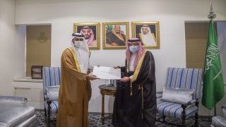 Katar’ın Riyad Büyükelçisi, Suudi Arabistan Dışişleri Bakan Yardımcısı Hureyci’ye güven mektubunu sundu