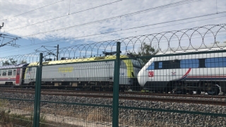 Tuzla’da duramayan tren, istasyonda bekleyen trene çarptı 