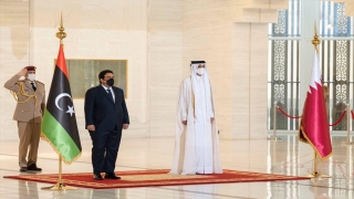 Katar Emiri Al Sani, Libya Başkanlık Konseyi Başkanı Menfi ile ikili ilişkileri görüştü