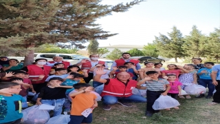 Türk Kızılay, Karabağ’daki çocuklara kırtasiye ve giysi yardımı yaptı