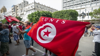 Tunus’ta, Cumhurbaşkanı Said’in ”olağanüstü kararları” protesto edildi